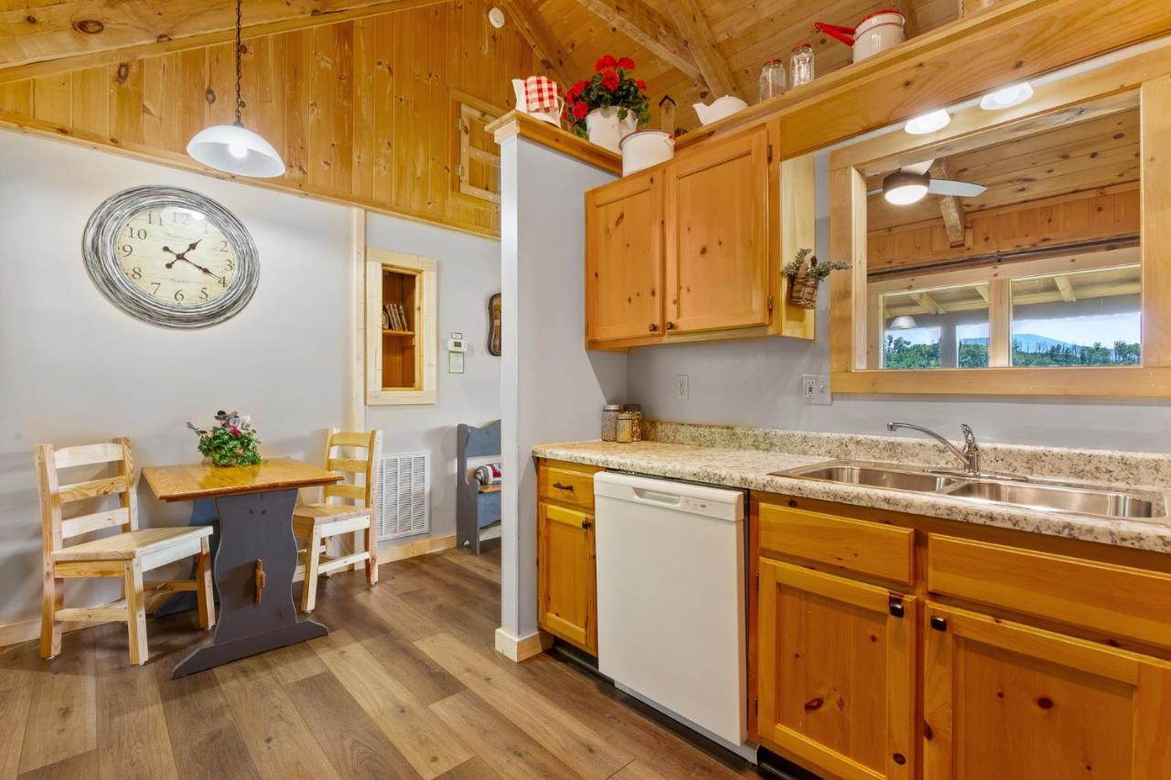 Nestled Inn McCookville Esterno foto
