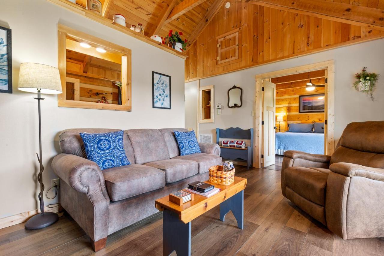 Nestled Inn McCookville Esterno foto