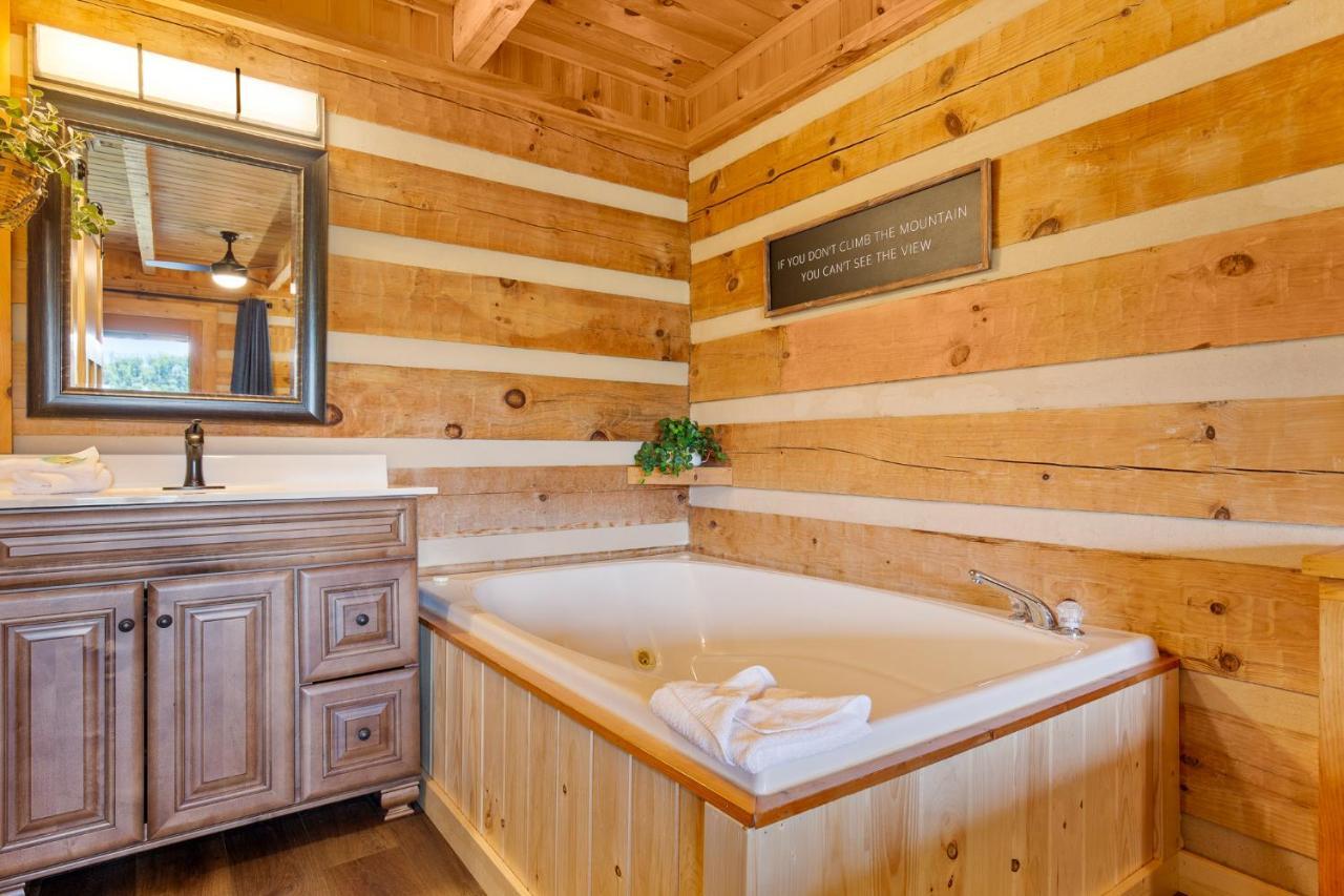 Nestled Inn McCookville Esterno foto